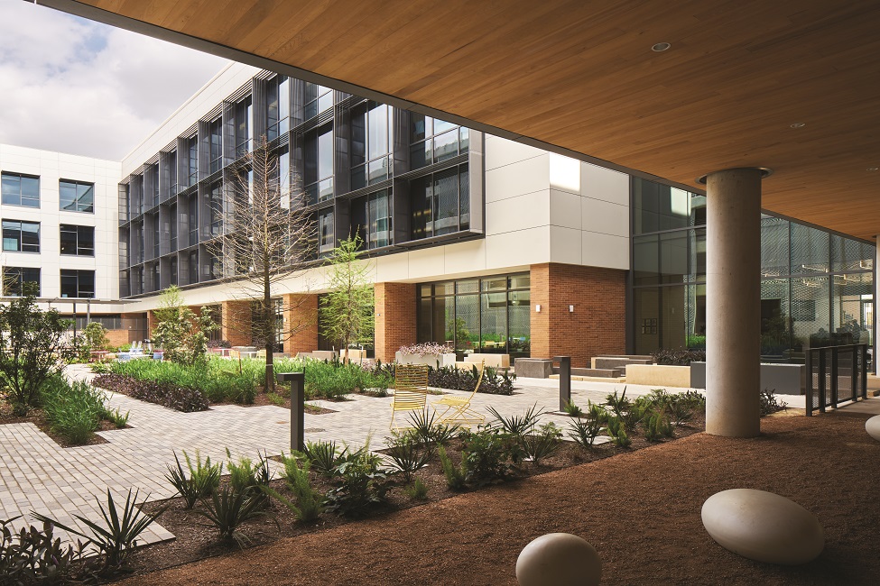 Courtyard in Texas Mutual Insurance Company Consolidated Headquarters. ©Lars Frazer